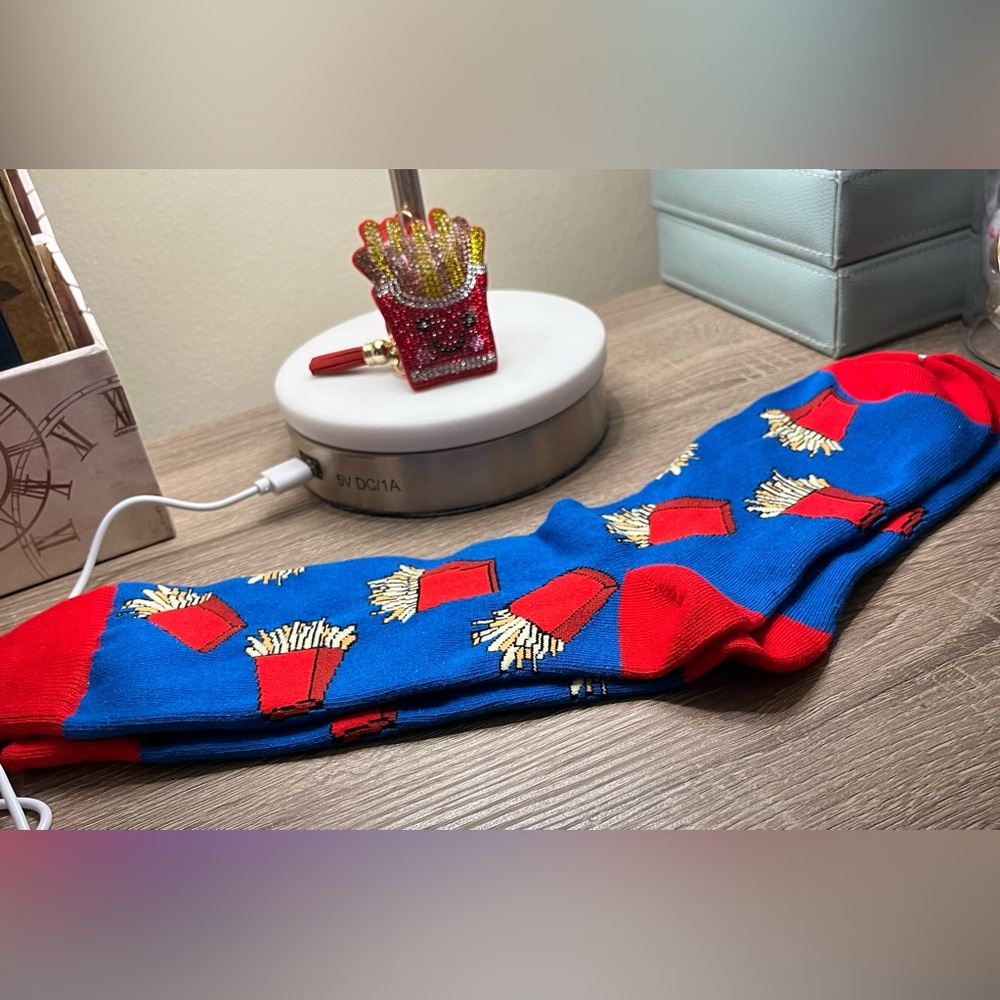 French Fries  Keychain and Socks Set - Picture 4 of 4